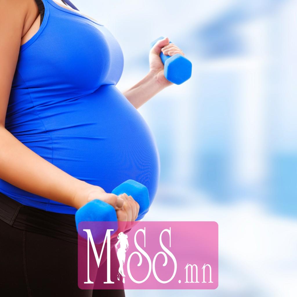 Pregnant female do exercise